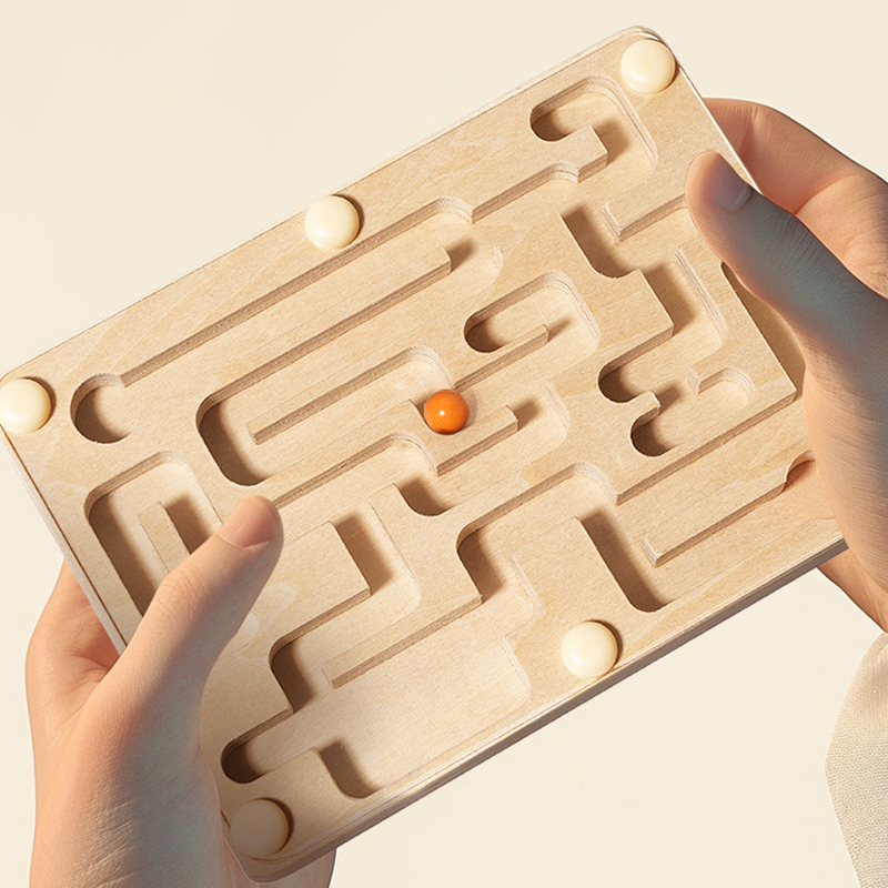 Small Wooden Balance Bead Maze - Board Game Qwirkle recension och pris