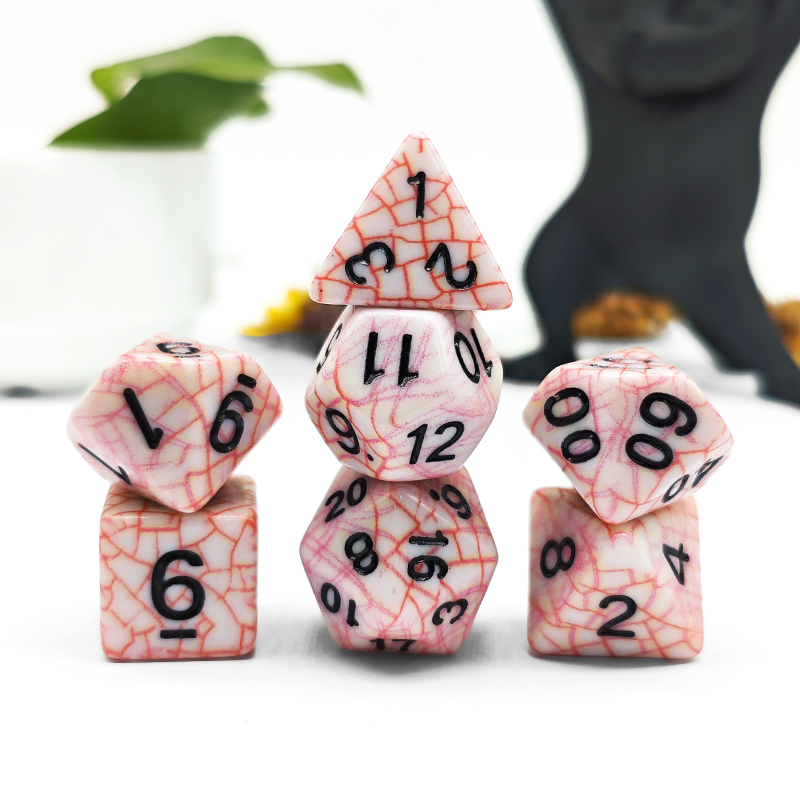 7PCS Polyhedral Red Cracked Te - Board Game Dungeons And Dragons recension och pris