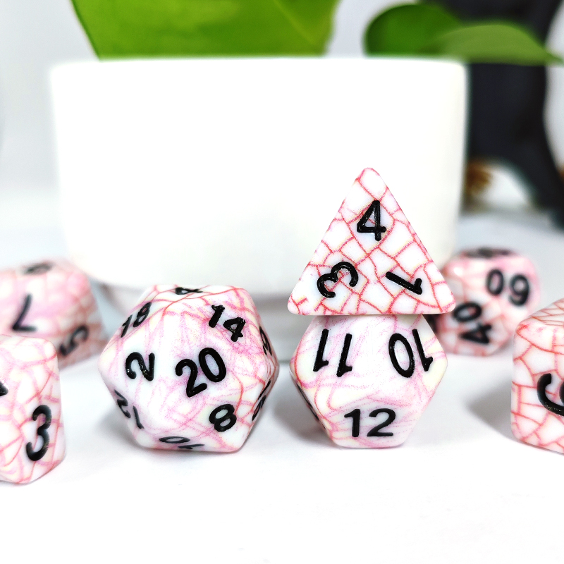 7PCS Polyhedral Red Cracked Te - Board Game Dungeons And Dragons recension och pris